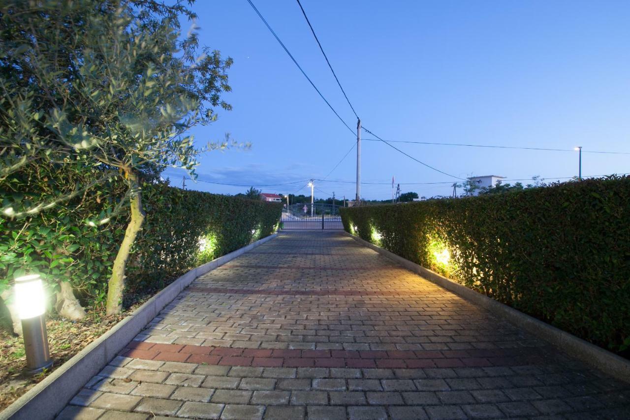 Holiday Home Antonio Dracevac Ninski エクステリア 写真